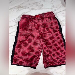 Xersion Red and Black Geometric Shorts